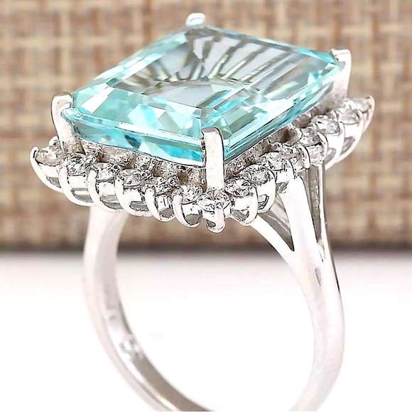Large Aquamarine-Crystal Party Ring - Picture 3 of 6